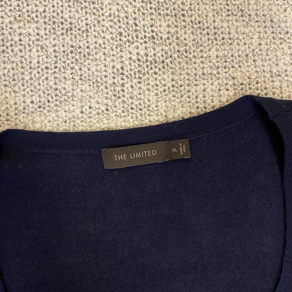 ✰ 2 vintage the limited scoop neck sweaters in gray and navy ✰ - Picture 6 of 7